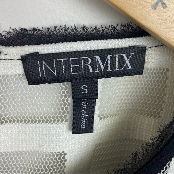 Intermix Colorblock Lace Crop Top White ST5006 Size Small Frayed Edge Modern S - Picture 4 of 7